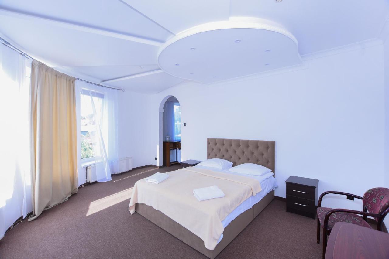 Hotel Continent 폴리아나 외부 사진
